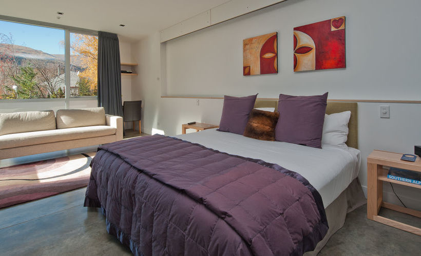 The Arrow Private Hotel 18