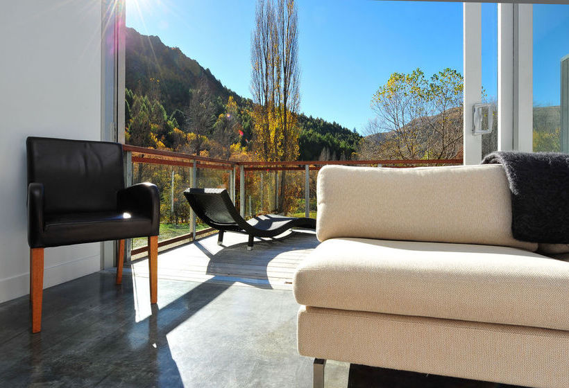 The Arrow Private Hotel 9