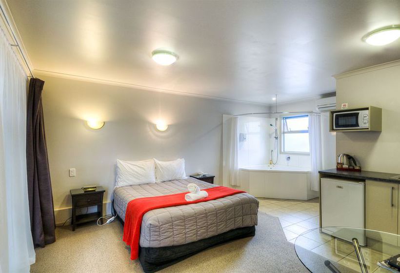 Absolute Lake View Motel 4