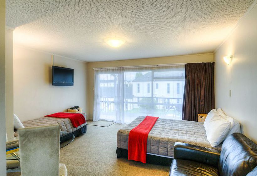 Absolute Lake View Motel 7