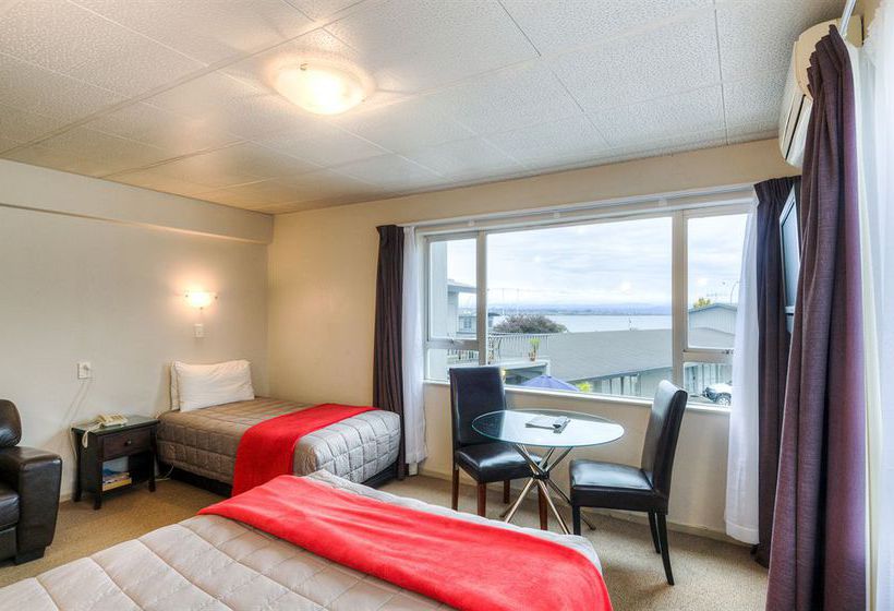 Absolute Lake View Motel 9