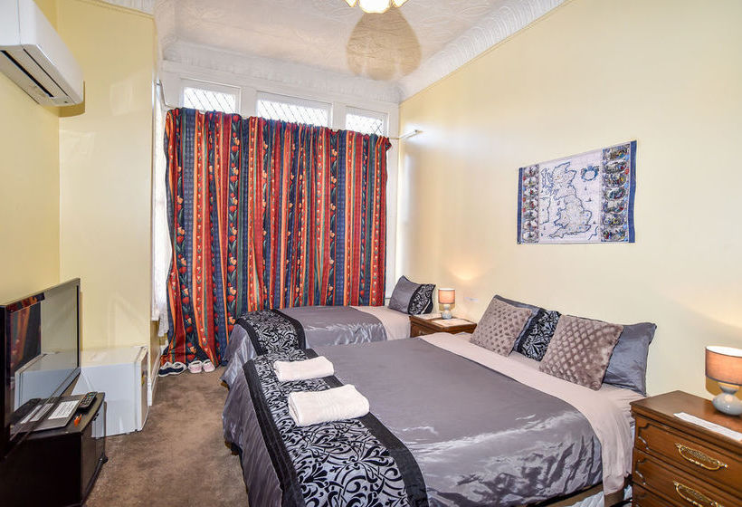 Bed and Breakfast Morrisons Guest House 6