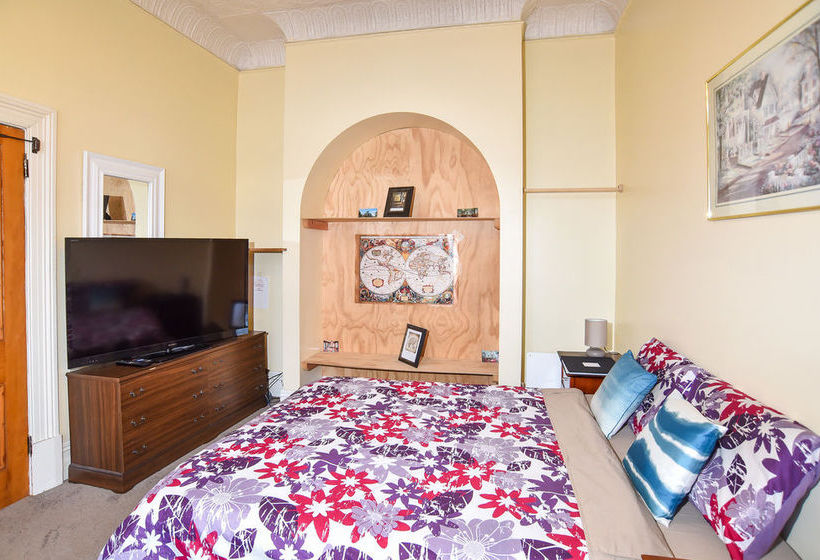 Bed and Breakfast Morrisons Guest House 9