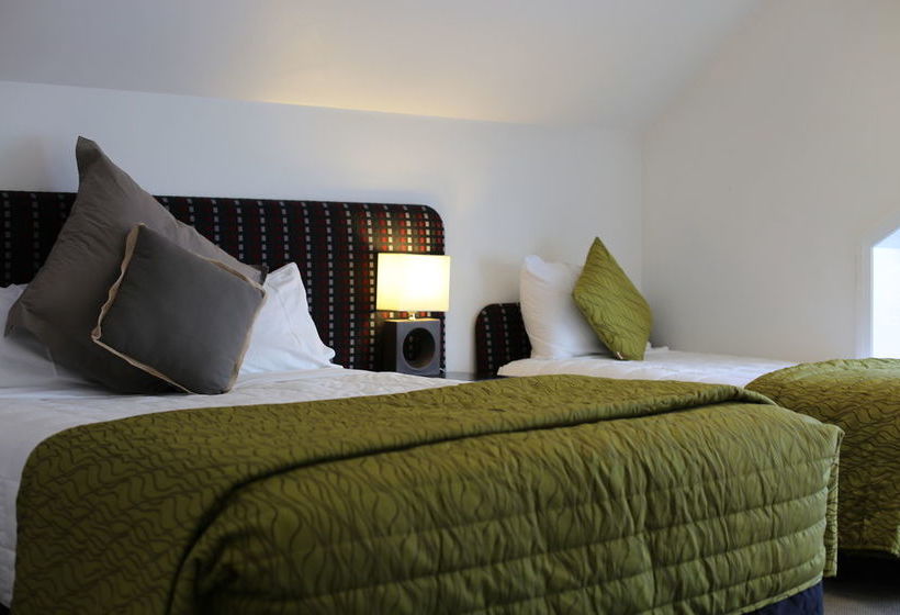 Chapel Apartments 11