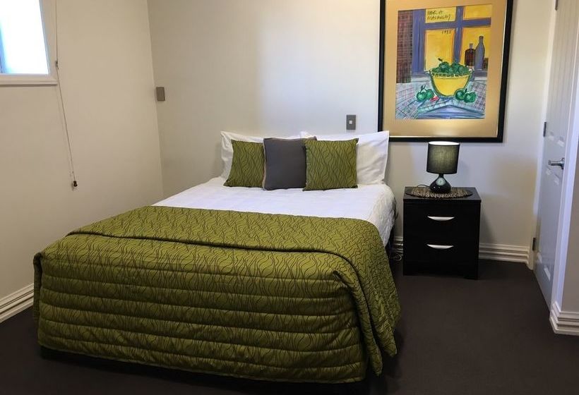 Chapel Apartments 18