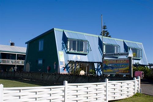 Hostel On the Beach Backpackers Lodge 4