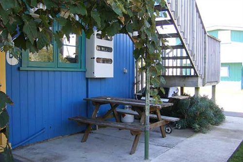 Hostel On the Beach Backpackers Lodge 6