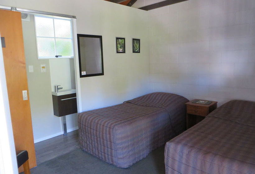 Sportsmans Lodge Motel 15