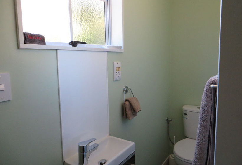 Sportsmans Lodge Motel 17