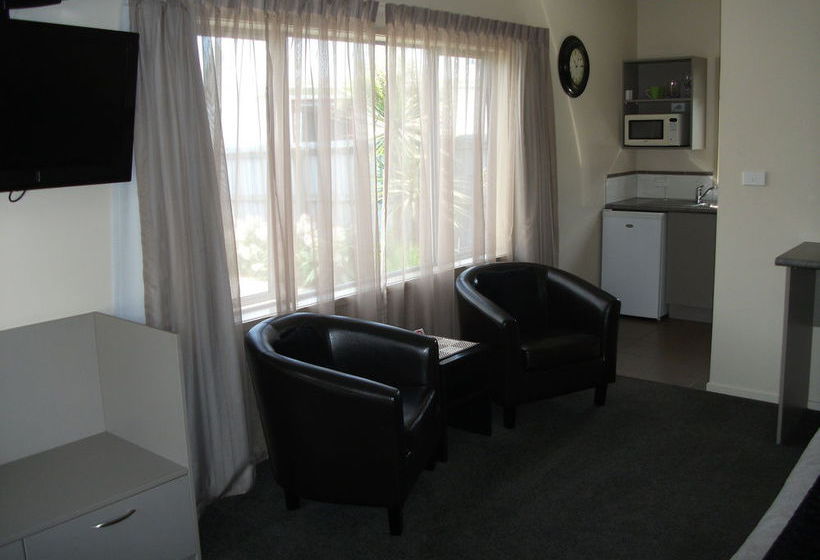 Scenicland Motels 14