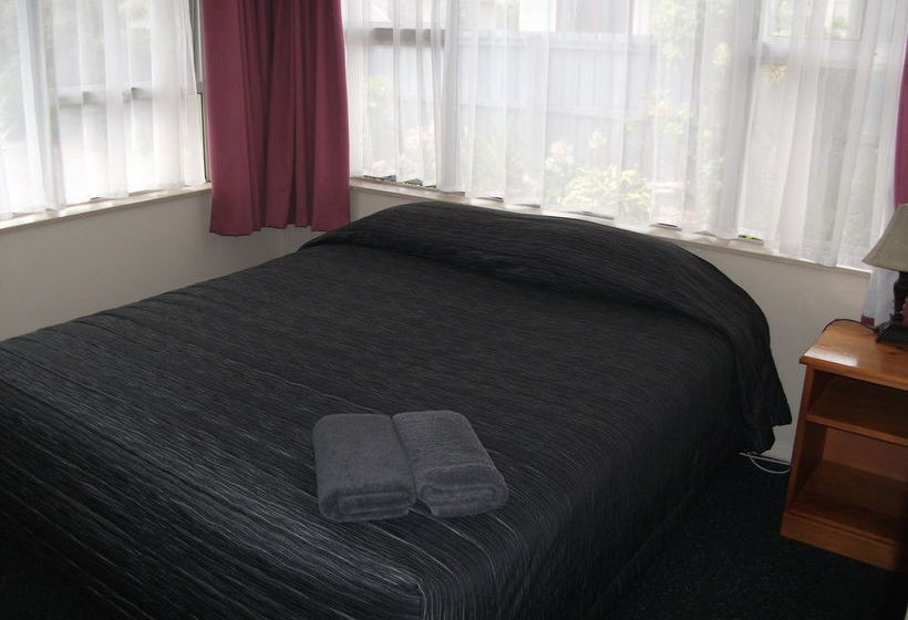 Scenicland Motels 15