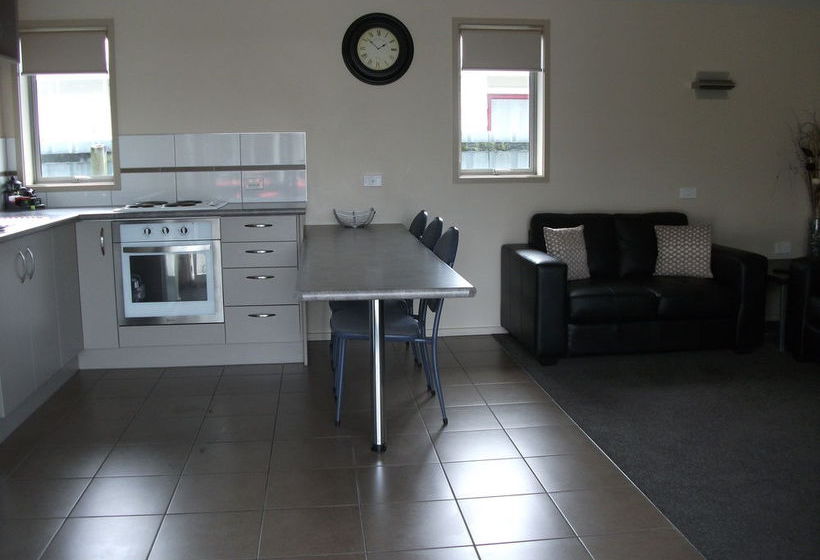 Scenicland Motels 17