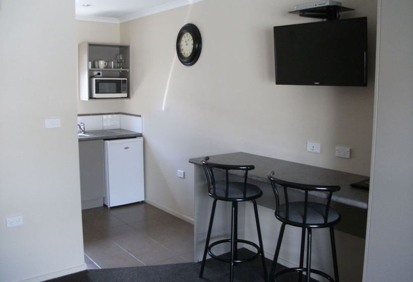 Scenicland Motels 19