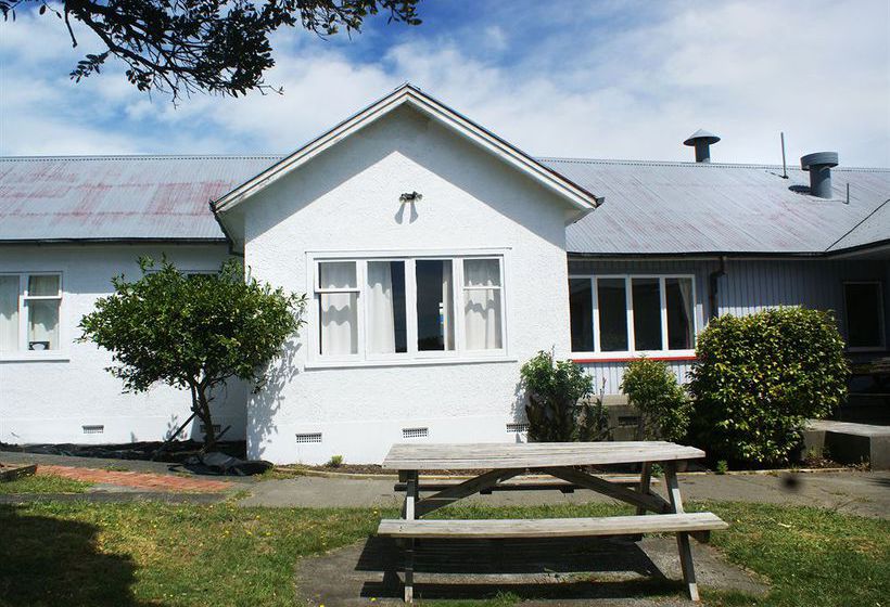 Hostel 42b College House