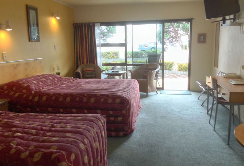 Motel Bay Sands Seafront Studios 11