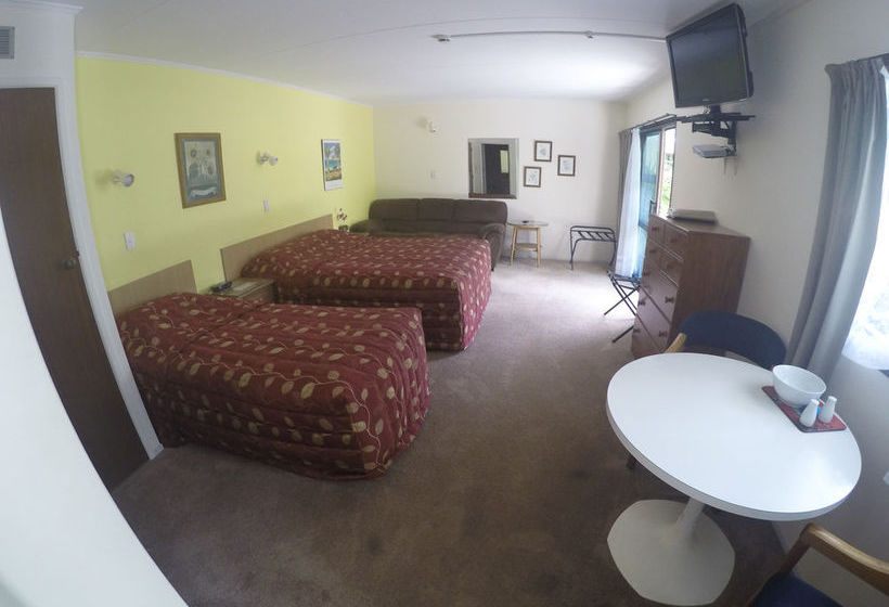 Motel Bay Sands Seafront Studios 20