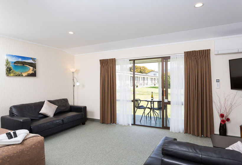 Equestrian Lodge Motel 13