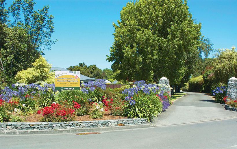 Equestrian Lodge Motel 7