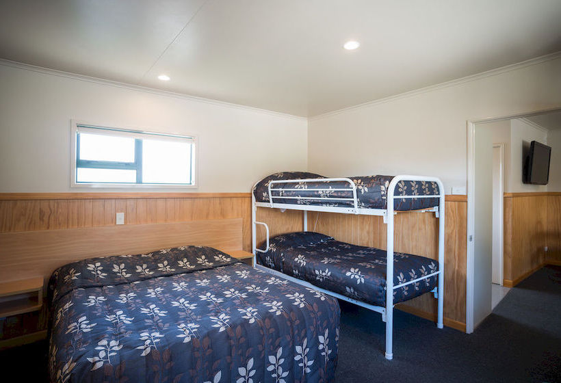 Hotel Motueka Top 10 Holiday Park 1