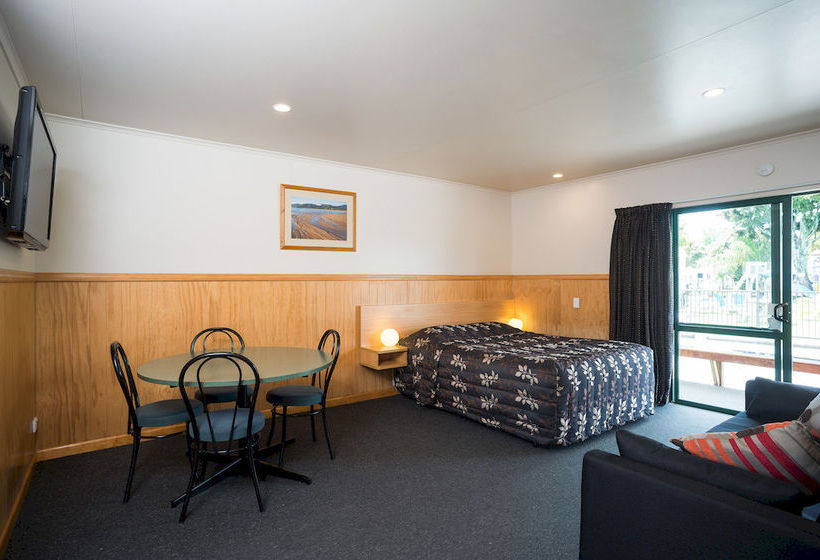 Hotel Motueka Top 10 Holiday Park 2