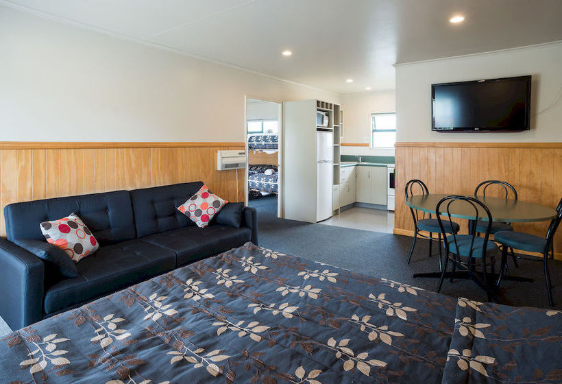 Hotel Motueka Top 10 Holiday Park 3