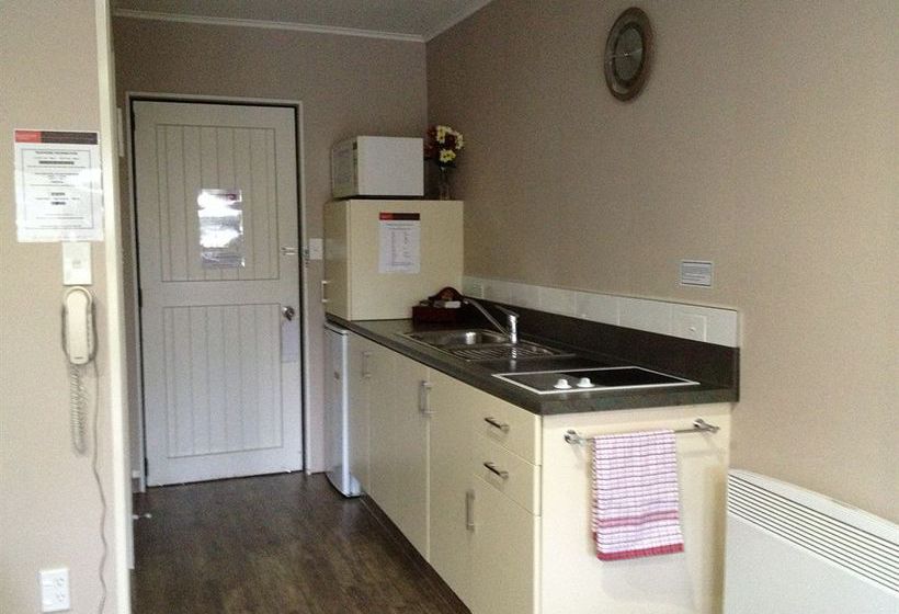 Motel Lakefront Lodge 7