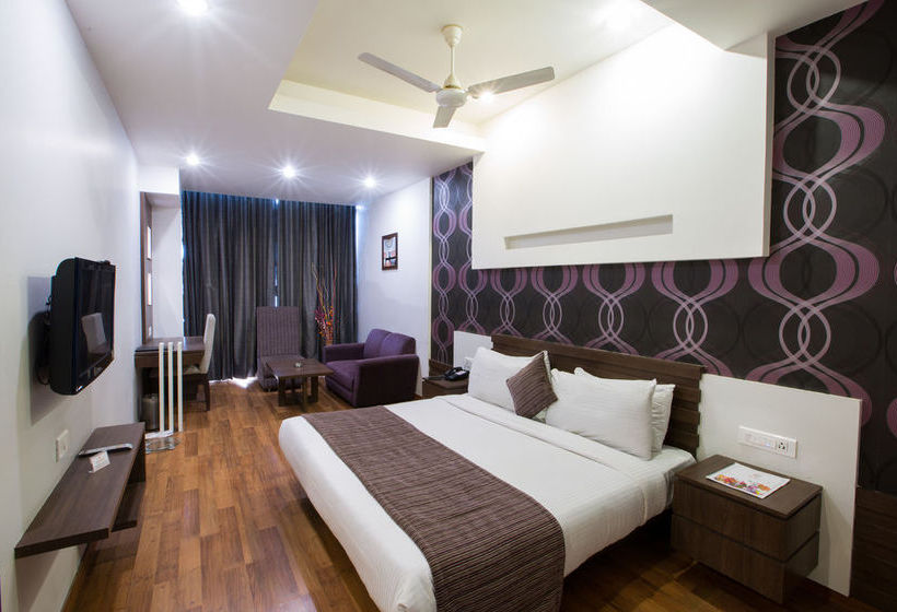 Hotel Narula's Aurrum 15