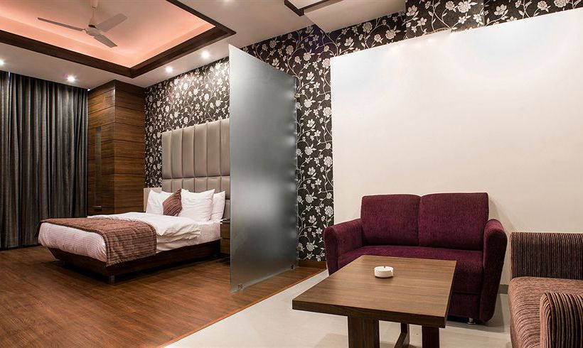 Hotel Narula's Aurrum 7