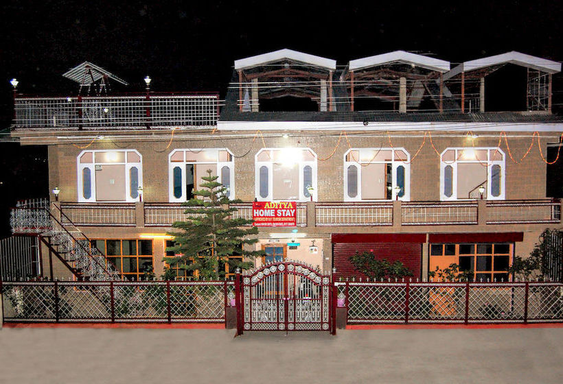 Hotel Aditya Home Stay 10