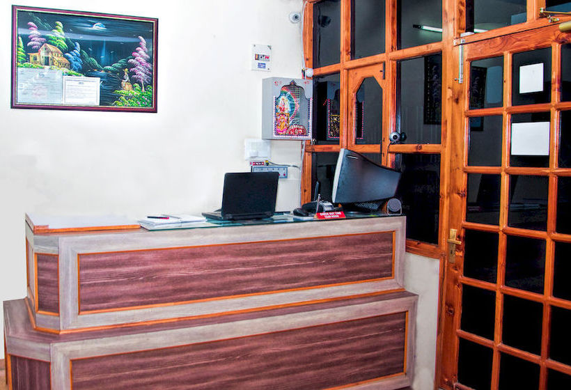 Hotel Aditya Home Stay 16