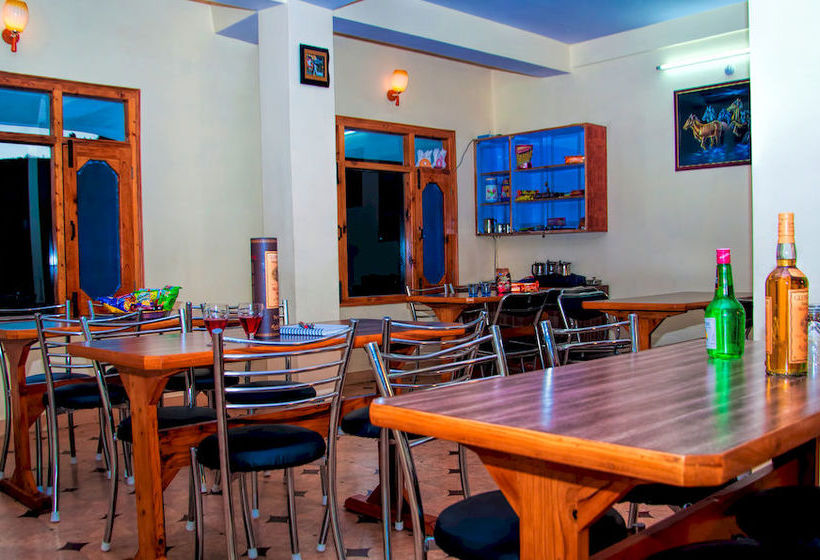 Hotel Aditya Home Stay 18