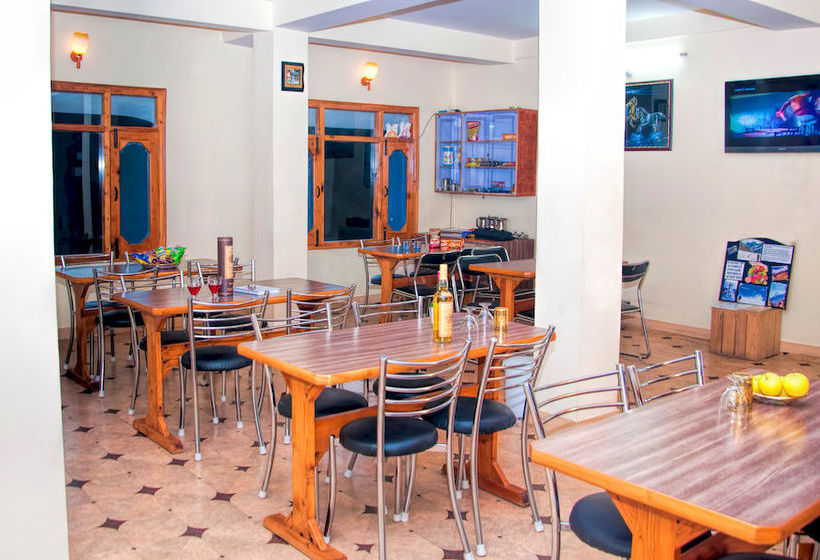 Hotel Aditya Home Stay 19