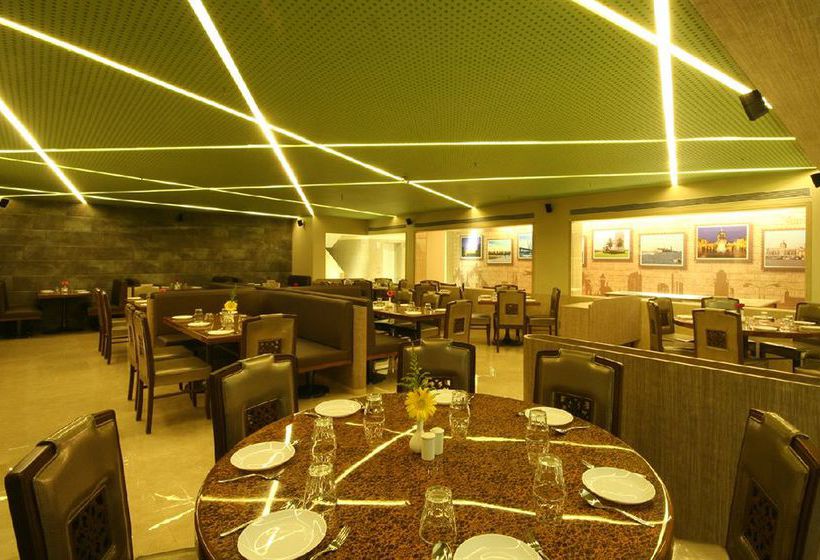 Hotel The Maharaja 13