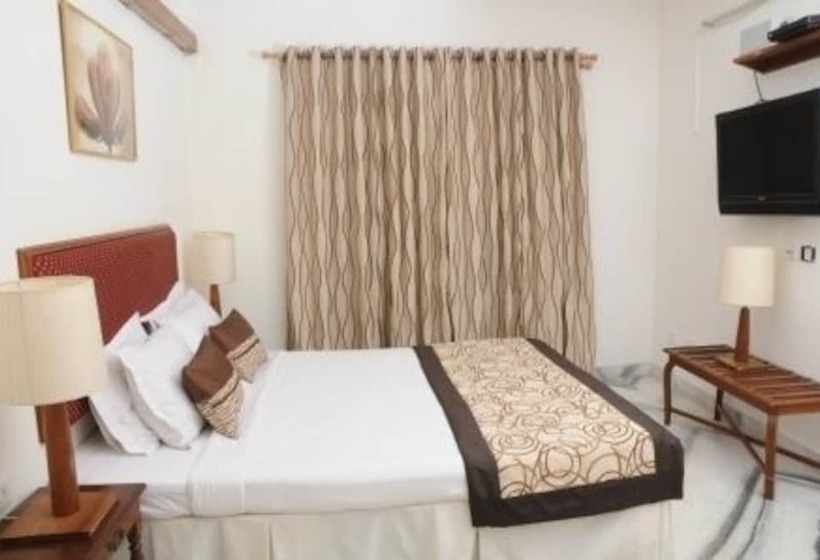 Hotel Executive Comfort Guest House St. Mary's Road 8