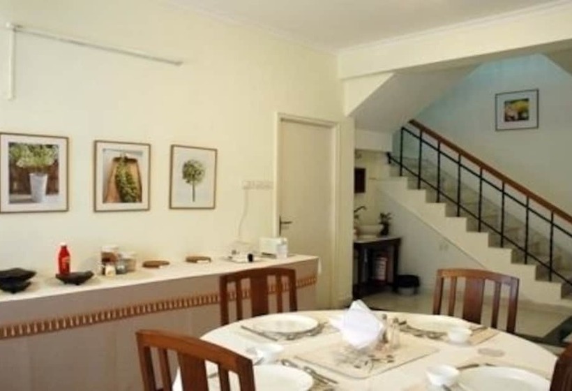 Hotel Executive Comfort Guest House St. Mary's Road 9