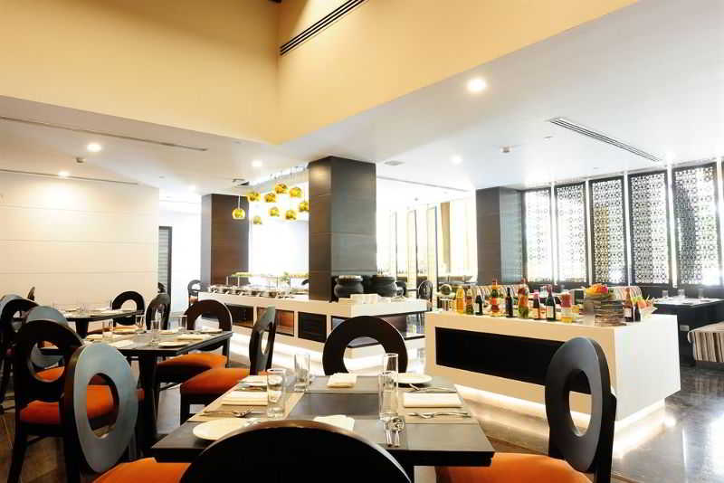 Hotel Country Inn & Suites By Carlson Gurgaon Sohna Road 2