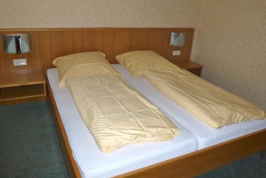 Hotel zur Friedenseiche 9