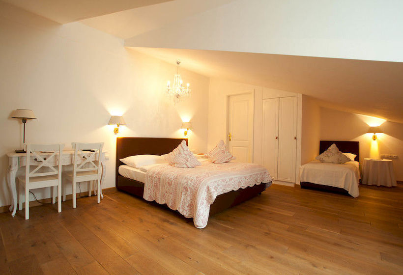 BernhardŽs Hotel & Restaurant 12