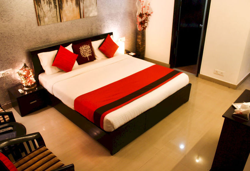 Hotel Oyo Rooms Opp Global Foyer 13