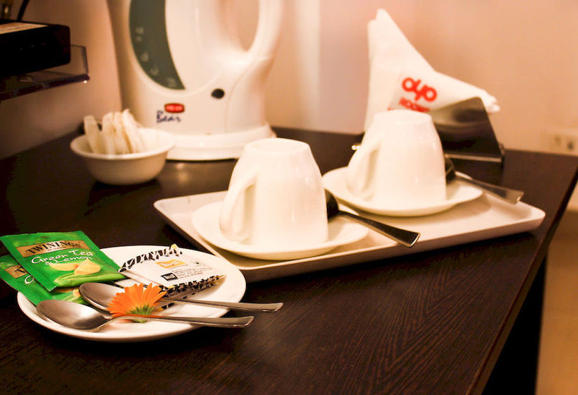 Hotel Oyo Rooms Opp Global Foyer 4