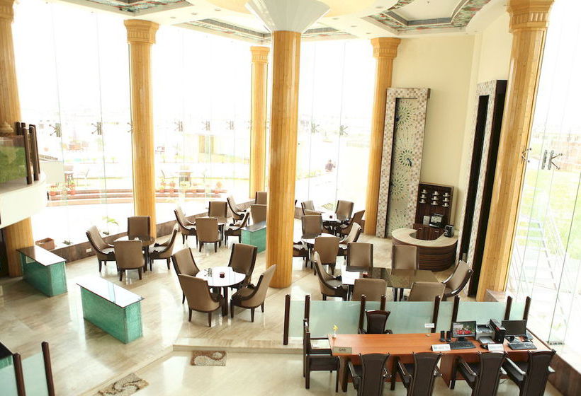 Hotel The Solitaire 13