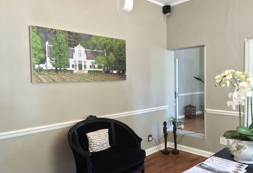 Pensión Albourne Guest House 15