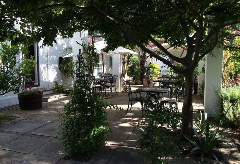 Pensión Albourne Guest House 18