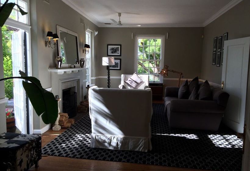 Pensión Albourne Guest House 4