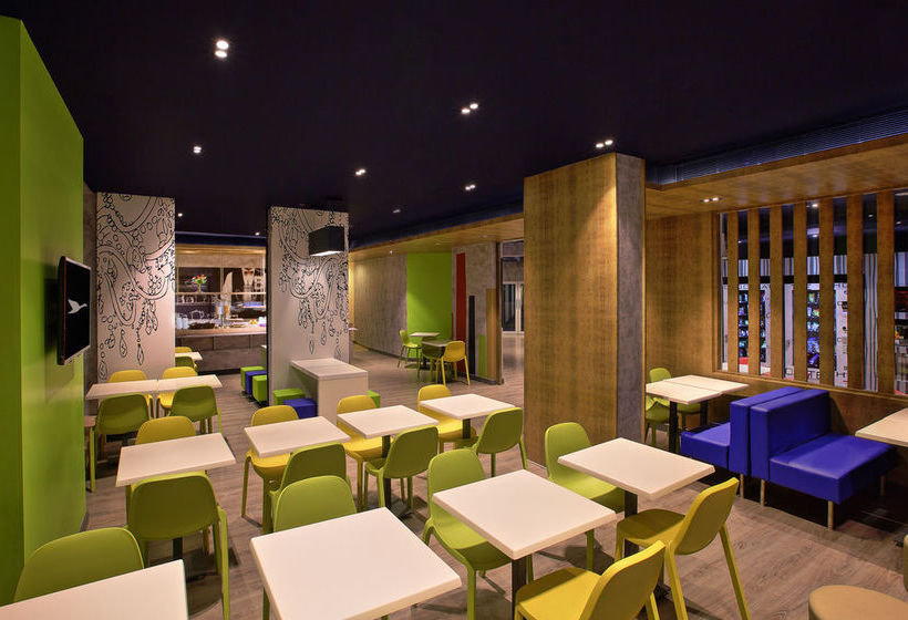 Hotel Holiday Inn Express Pune Pimpri 13