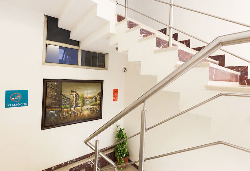 Hotel Oyo Rooms Cyber City Grand 1