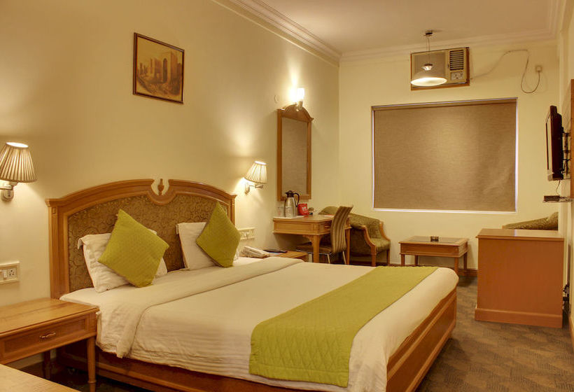 Hotel Oyo Rooms Cyber City Grand 11
