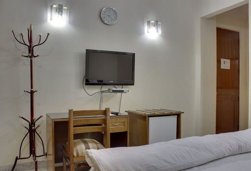 Hotel Oyo Rooms Cyber City Grand 18