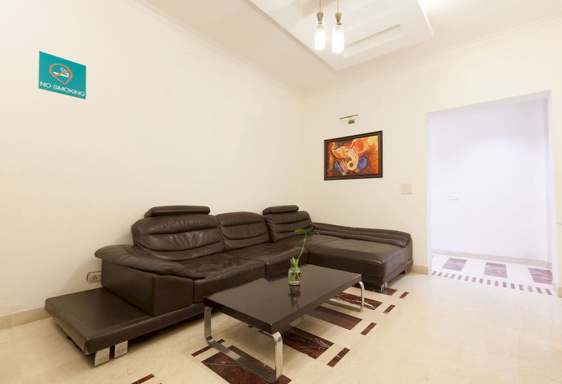 Hotel Oyo Rooms Cyber City Grand 2