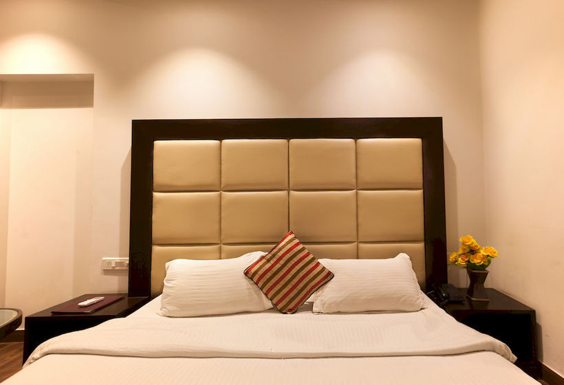 Hotel Oyo Rooms Cyber City Grand 4